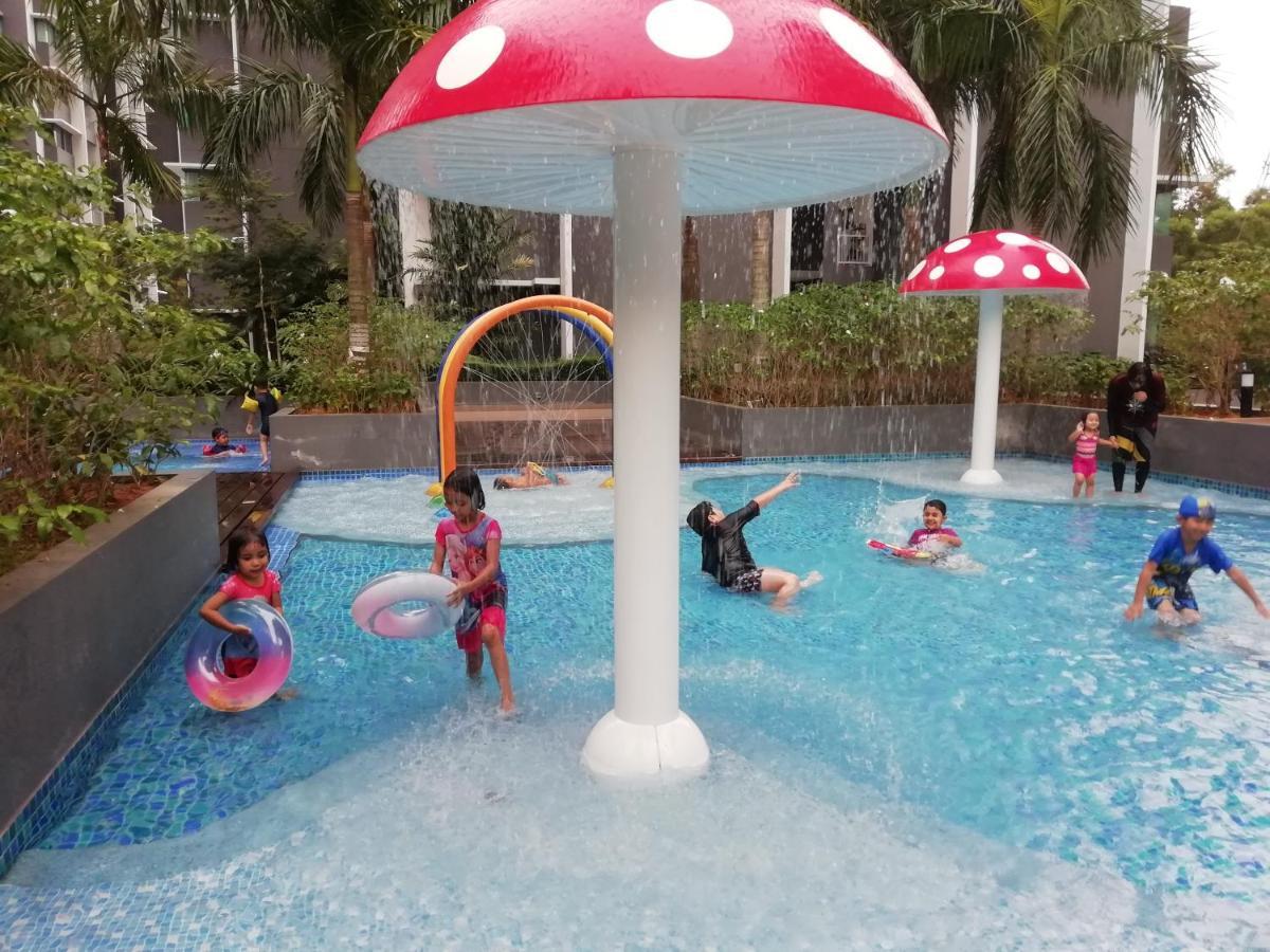 Fz Almyra Homestay Kajang Kültér fotó